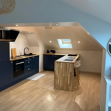 Un Petit Coin Sous Les Toits * 埃佩尔奈